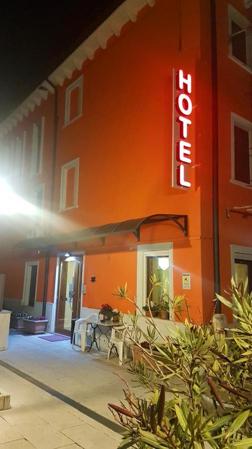 Hotel Siros Verona Exteriör bild