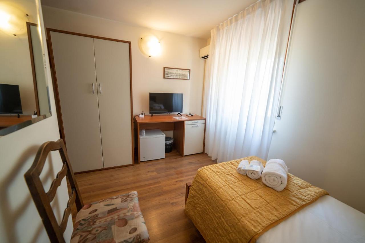 Hotel Siros Verona Exteriör bild
