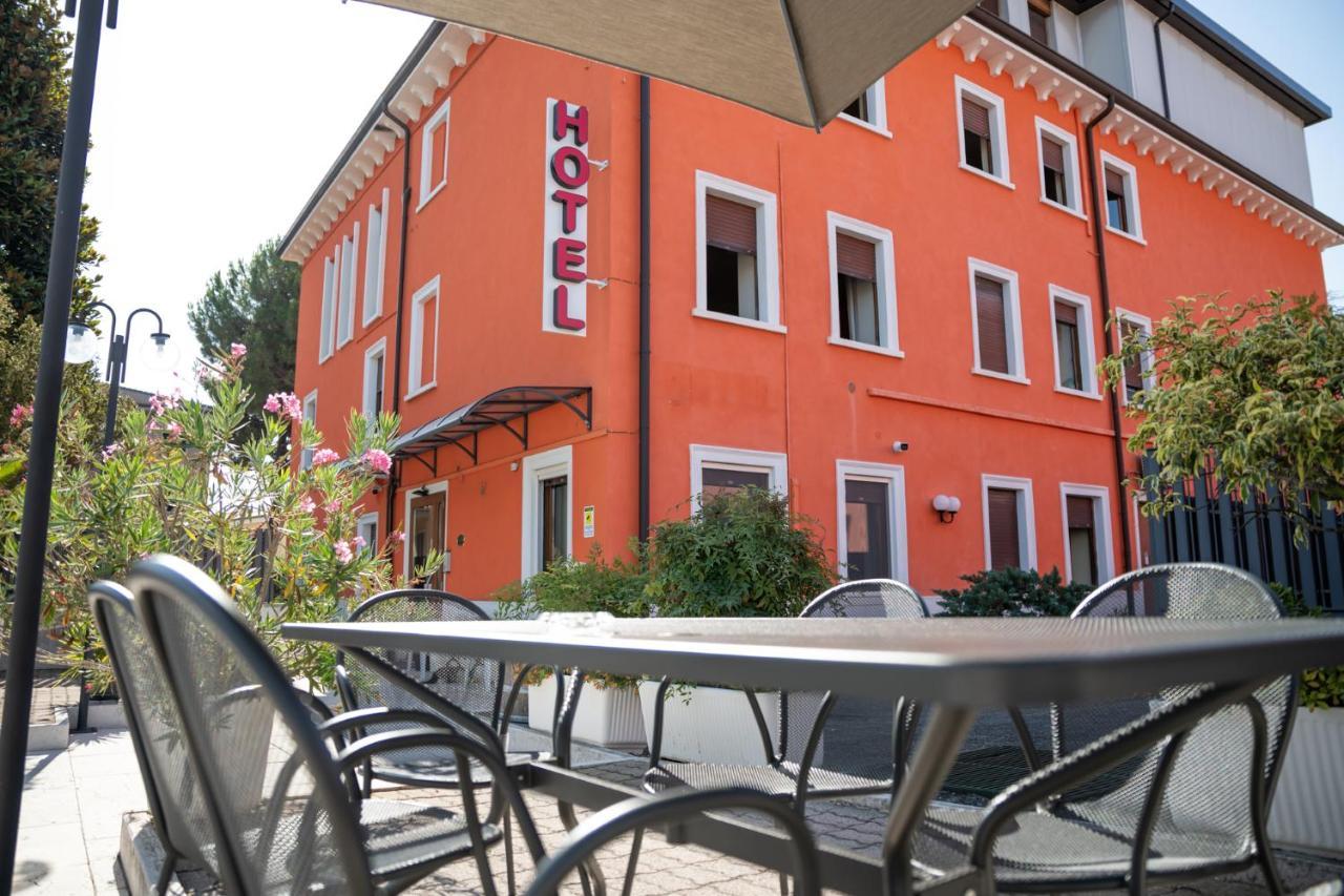 Hotel Siros Verona Exteriör bild