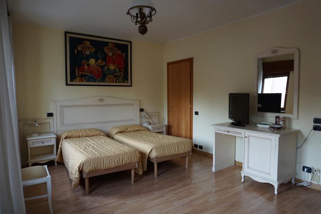 Hotel Siros Verona Rum bild